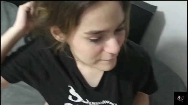 Terapia de pareja: “Doctor, tiene una polla enorme y me duele cuando me la mete” – PORNO EN ESPAÑOL