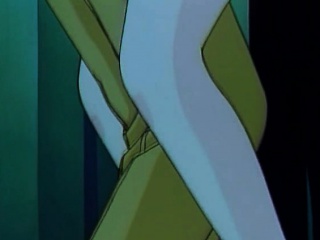 Pretty hentai shemale gets sex pleasure in the bus